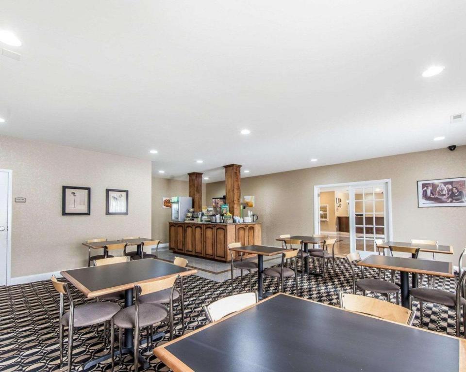 Quality Inn & Suites Бремен Экстерьер фото