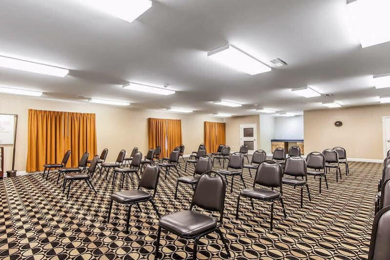 Quality Inn & Suites Бремен Экстерьер фото
